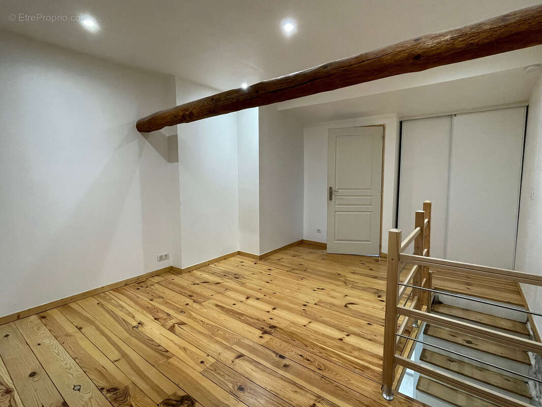 Maison à VILLEMOUSTAUSSOU