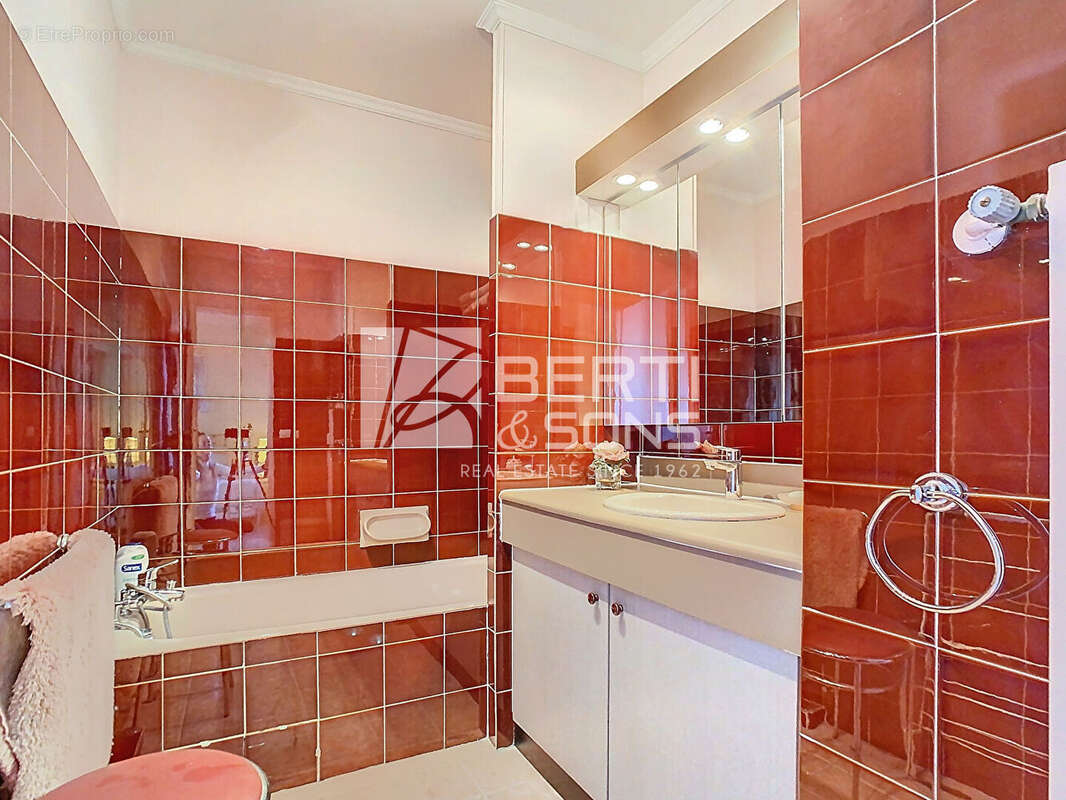 Appartement à MANDELIEU-LA-NAPOULE