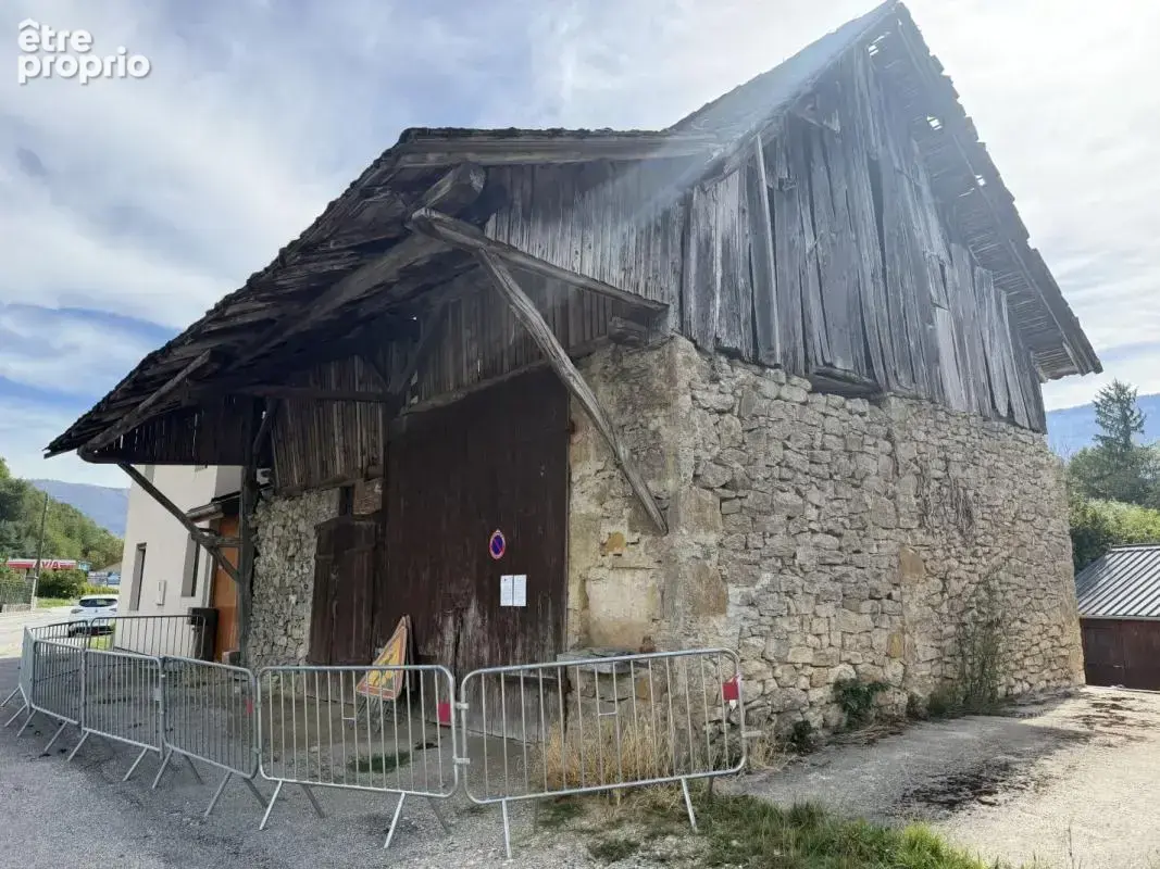 Maison à SAINT-ALBAN-DE-MONTBEL