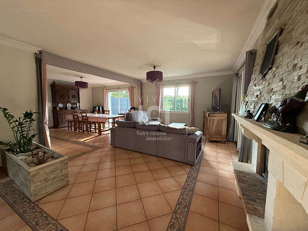 Maison à FROSSAY