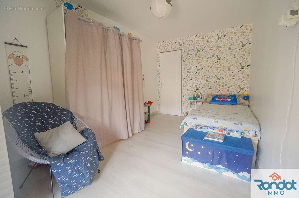 Maison à FONTAINE-FRANCAISE