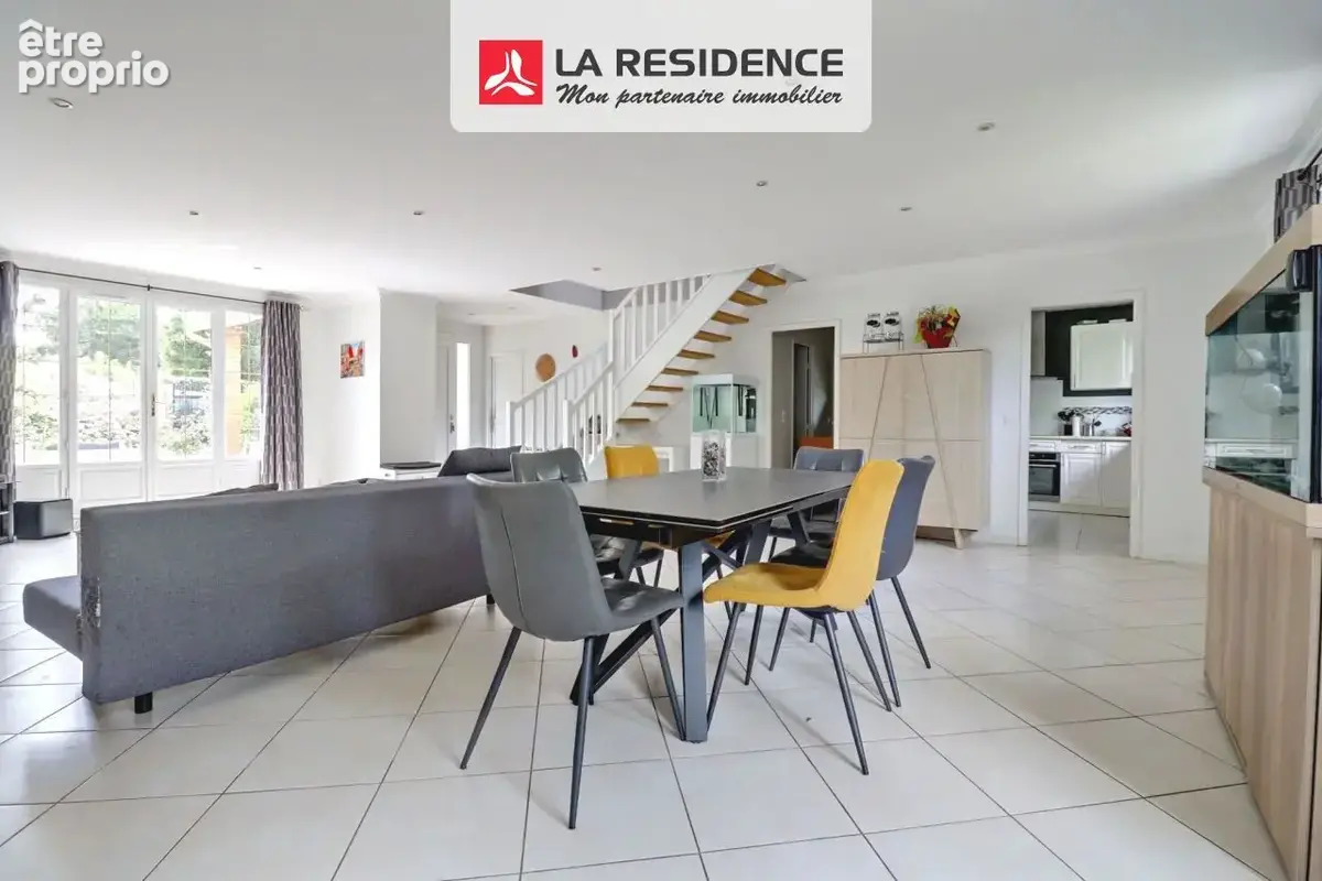 Maison 7 pièces 179 m² à vendre à Verneuil-Sur-Seine (78480) - photo 2