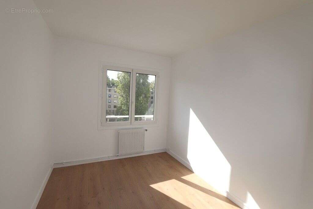 Appartement à CLICHY-SOUS-BOIS