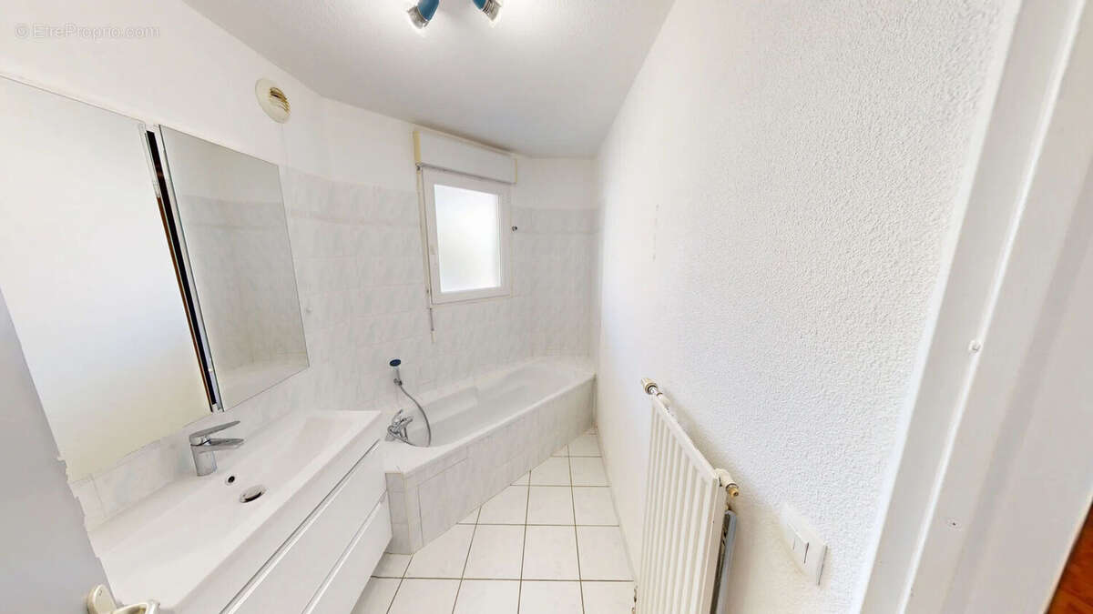 Appartement à DOMENE
