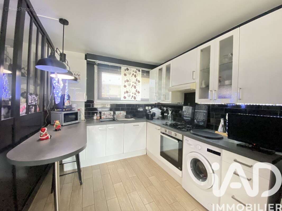 Photo 6 - Appartement à BRIE-COMTE-ROBERT