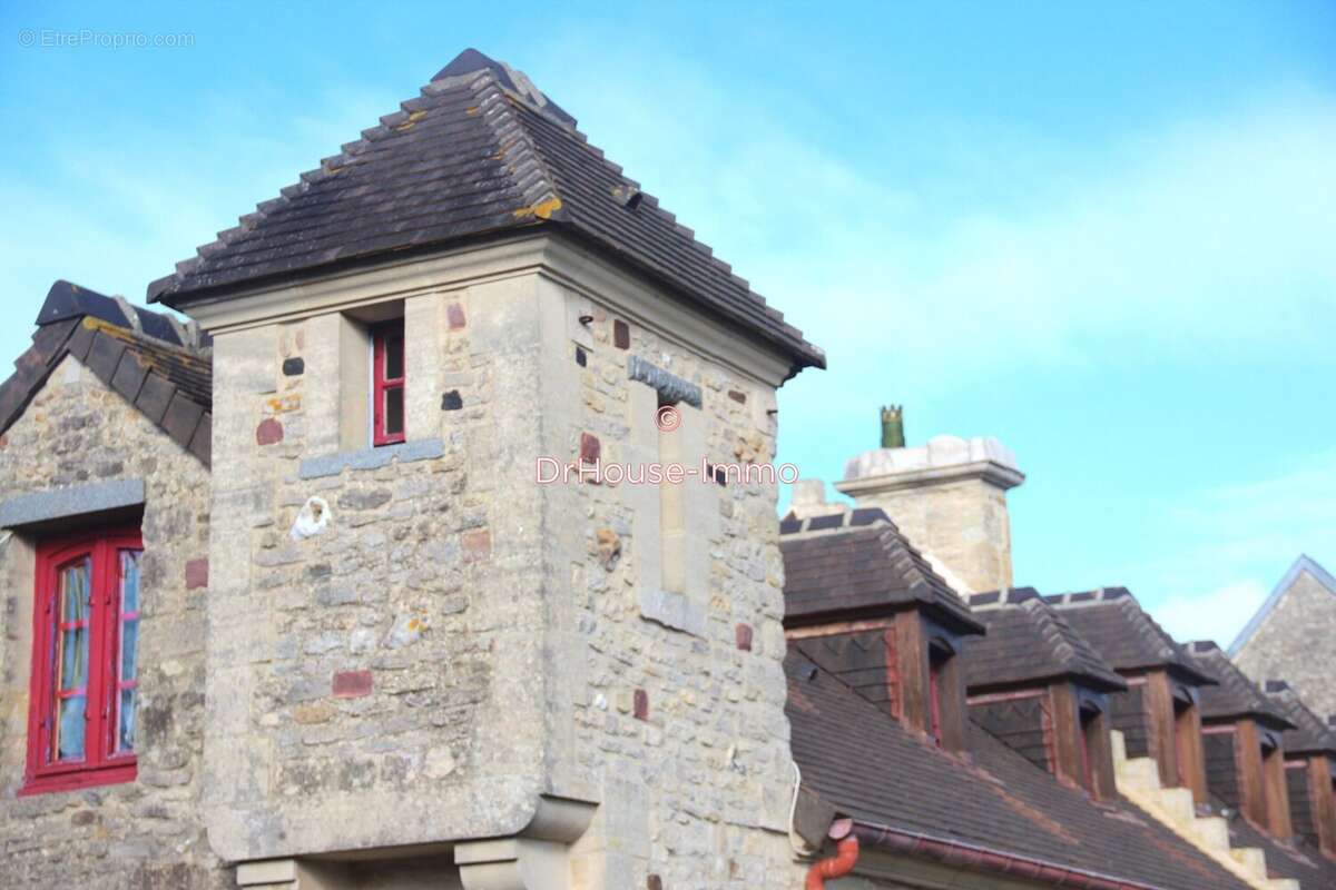 Maison à PORT-EN-BESSIN-HUPPAIN