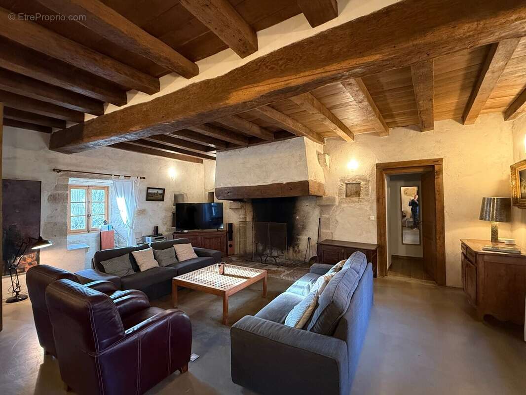 Maison à MONTGIVRAY