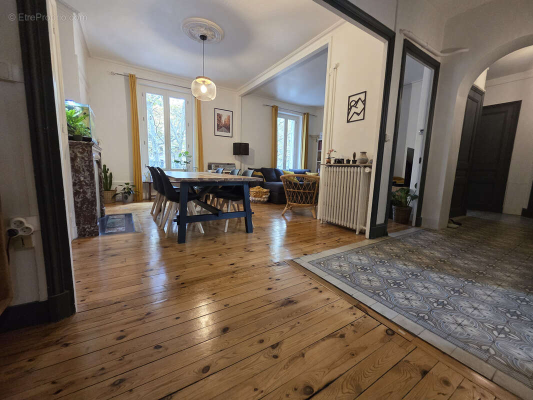 Appartement à SAINT-ETIENNE