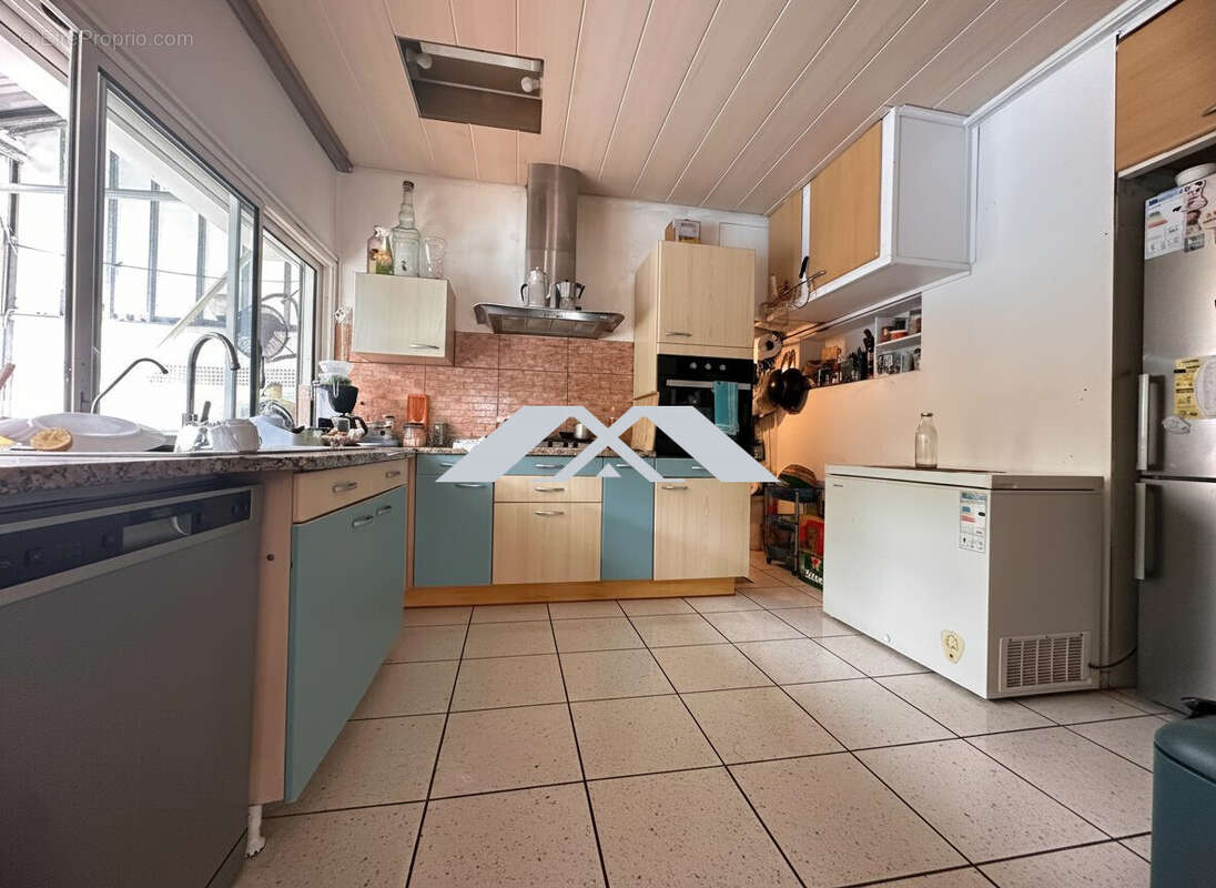 Maison 250 m² à Saint-Joseph  - photo 4