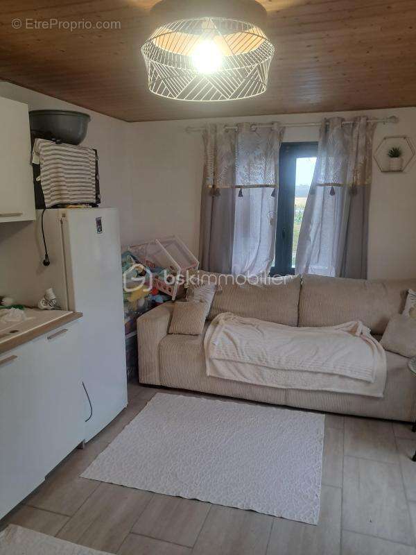 Terrain de loisirs clos de 2115m² avec studio et garage dans secteur calme - photo 3