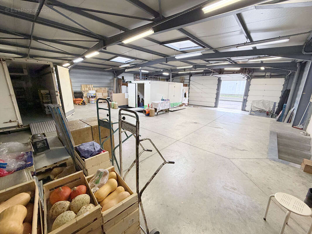 Commerce à MARIGNIER