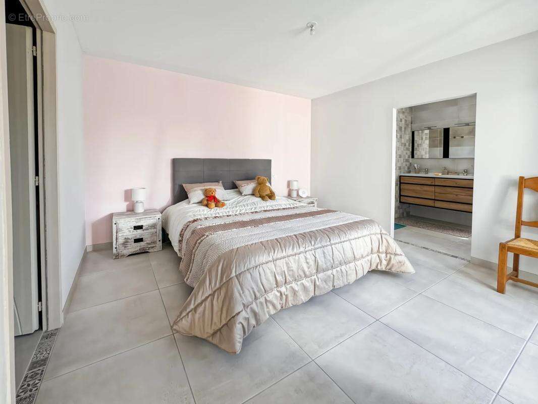 Maison à PERET