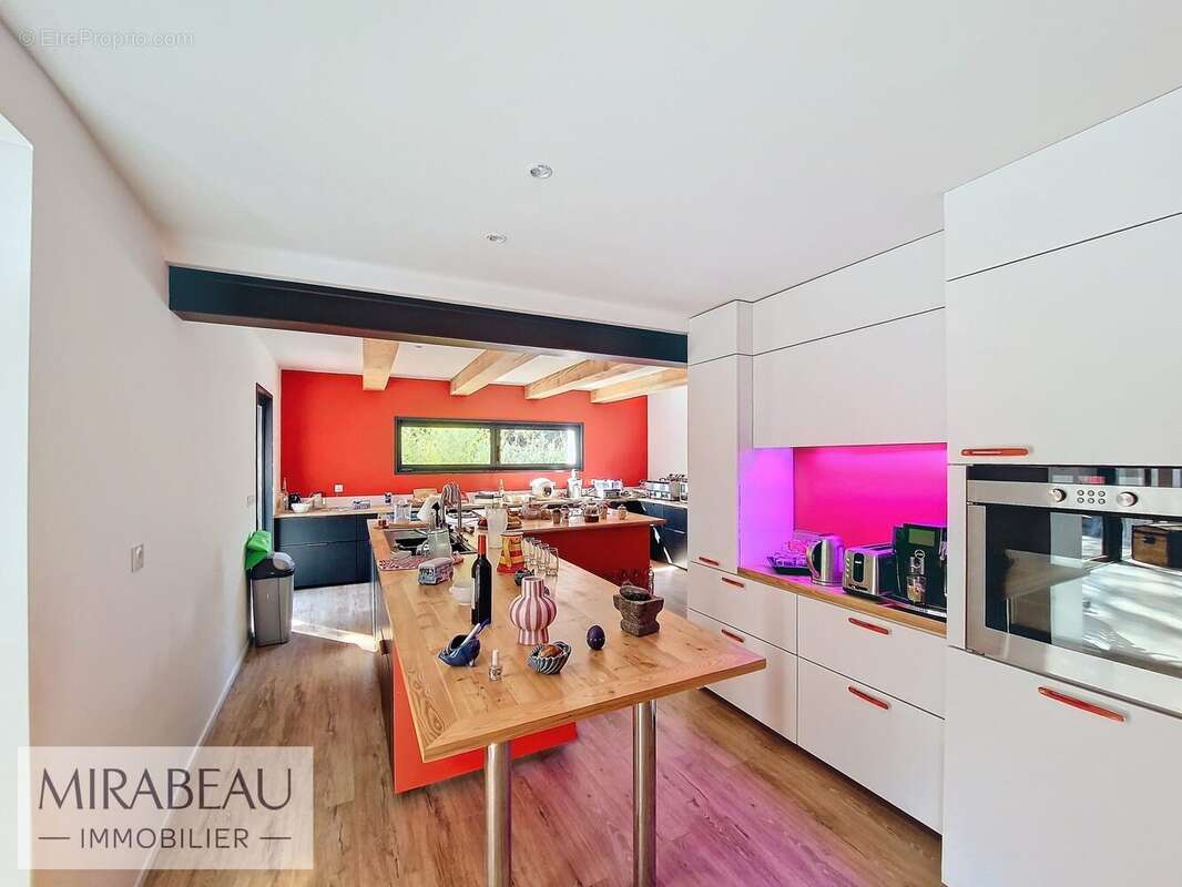 Maison à MIRABEAU