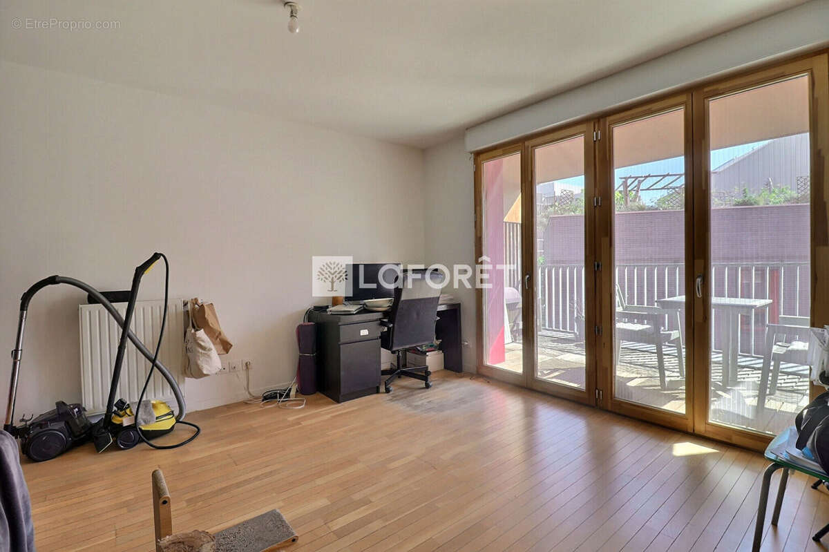 Appartement à L'ILE-SAINT-DENIS