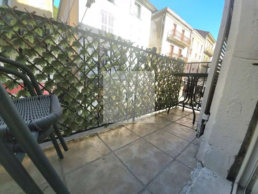 Appartement à ROCHEMAURE