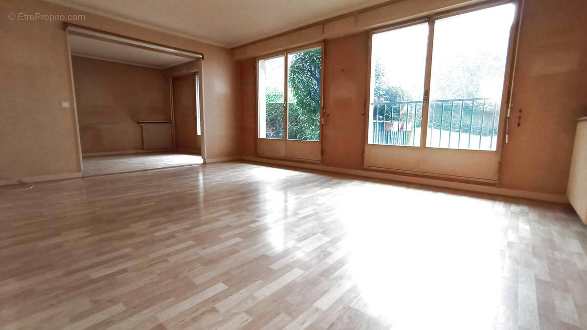 Appartement à VILLE-D'AVRAY