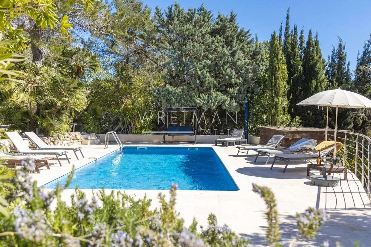 Maison à MANDELIEU-LA-NAPOULE