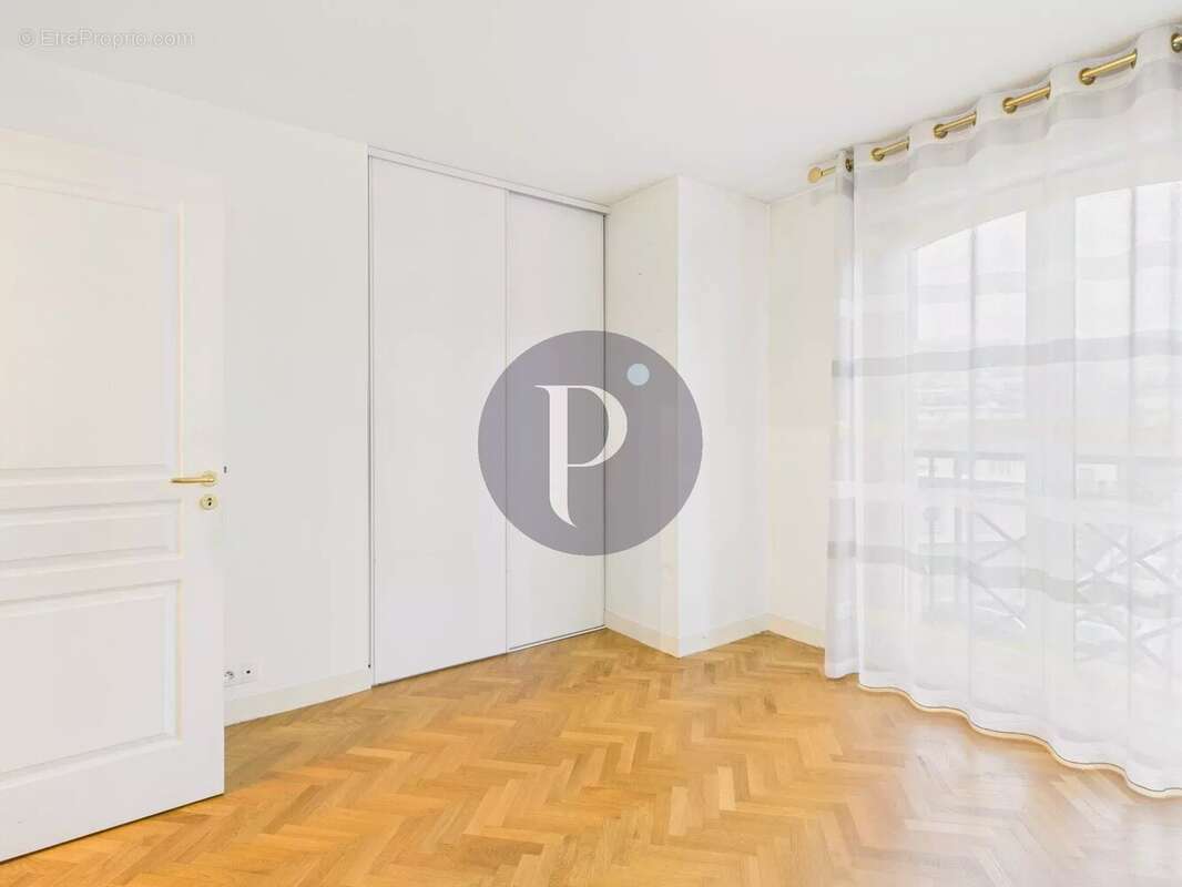 Appartement à LE PLESSIS-ROBINSON