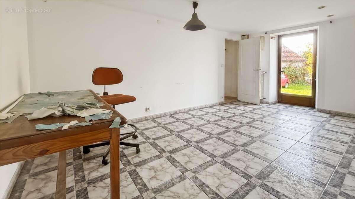 Maison à SAINT-SULPICE-LAURIERE