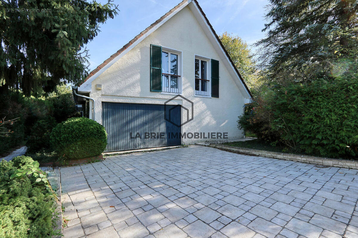 Maison à VILLECRESNES