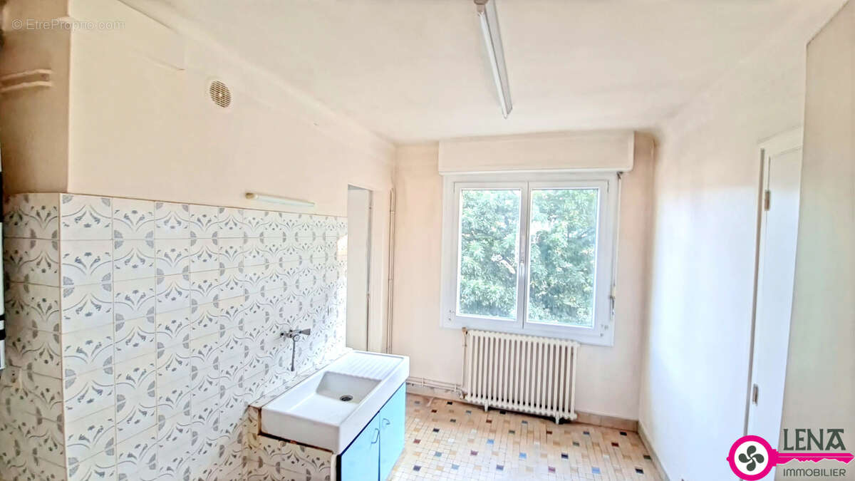 Grand T3 traversant avec balcon filant, garage et vue montagnes - photo 10