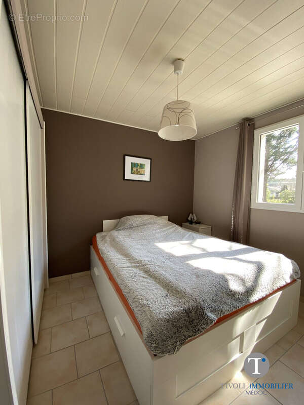 Maison à VENDAYS-MONTALIVET