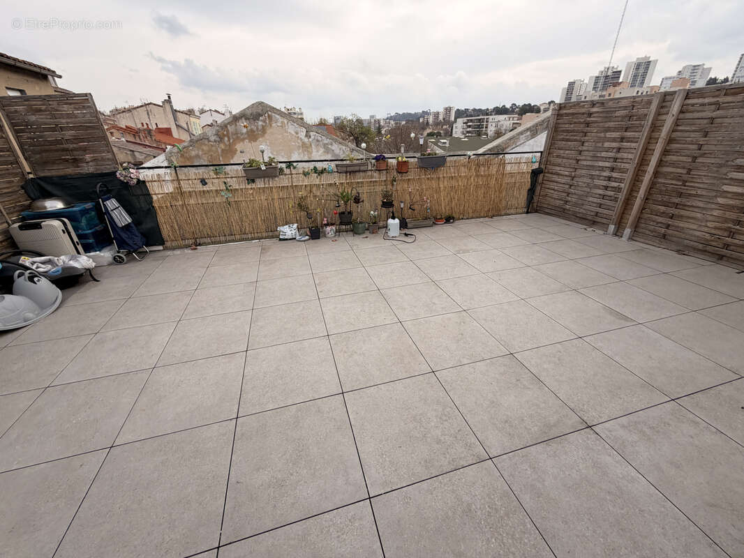 Appartement à MARSEILLE-13E