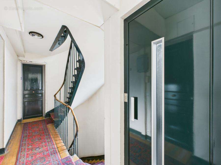 Appartement à PARIS-14E