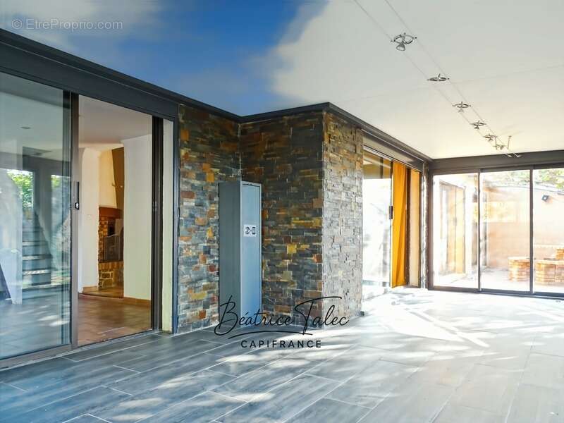 Maison à POURRIERES