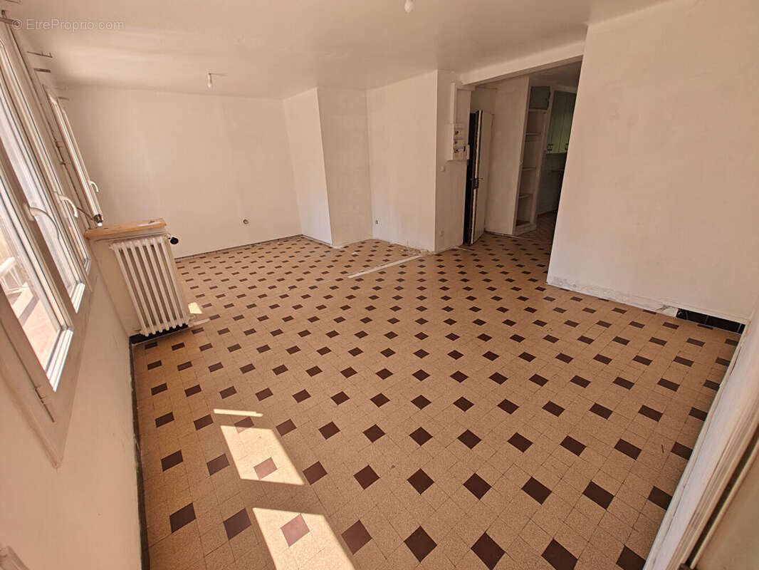 Appartement Toulon Est 4 pièces 68 m2 avec balcon, ascenseur et cave dans résidence sécurisée avec stationnement - photo 2