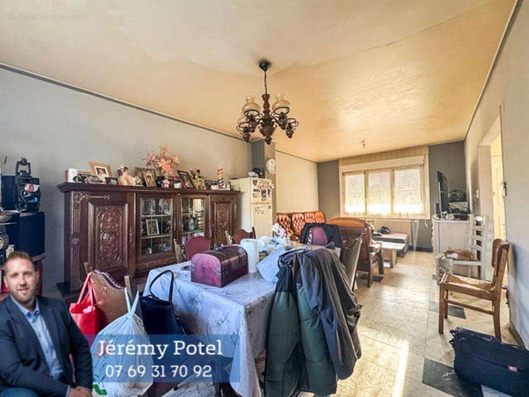 Maison à AVESNES-LES-AUBERT