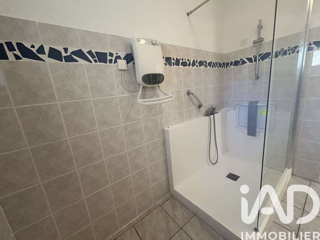 Maison 89 m² à Saint-Martin-De-Bromes  - photo 8