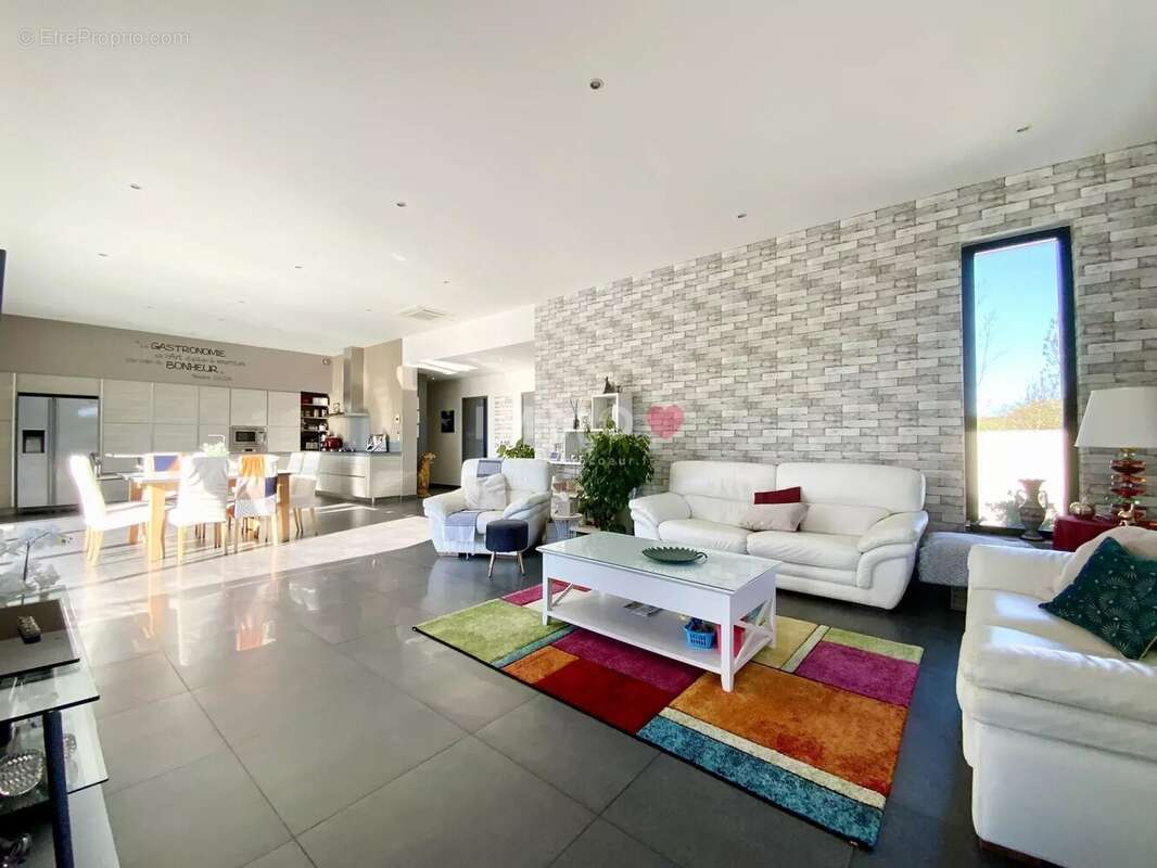 Maison contemporaine lumineuse avec piscine et jardin paysagé - photo 8