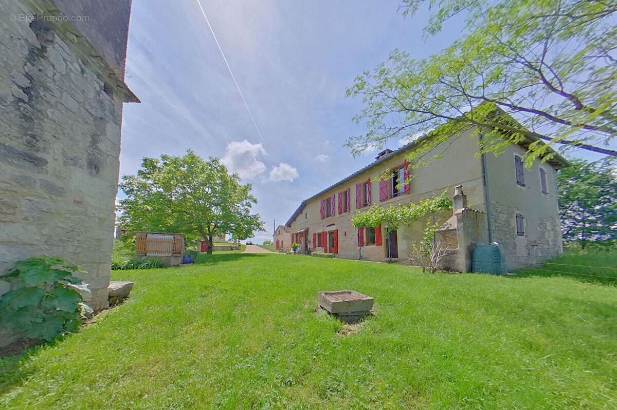 Maison Montalzat - photo 12