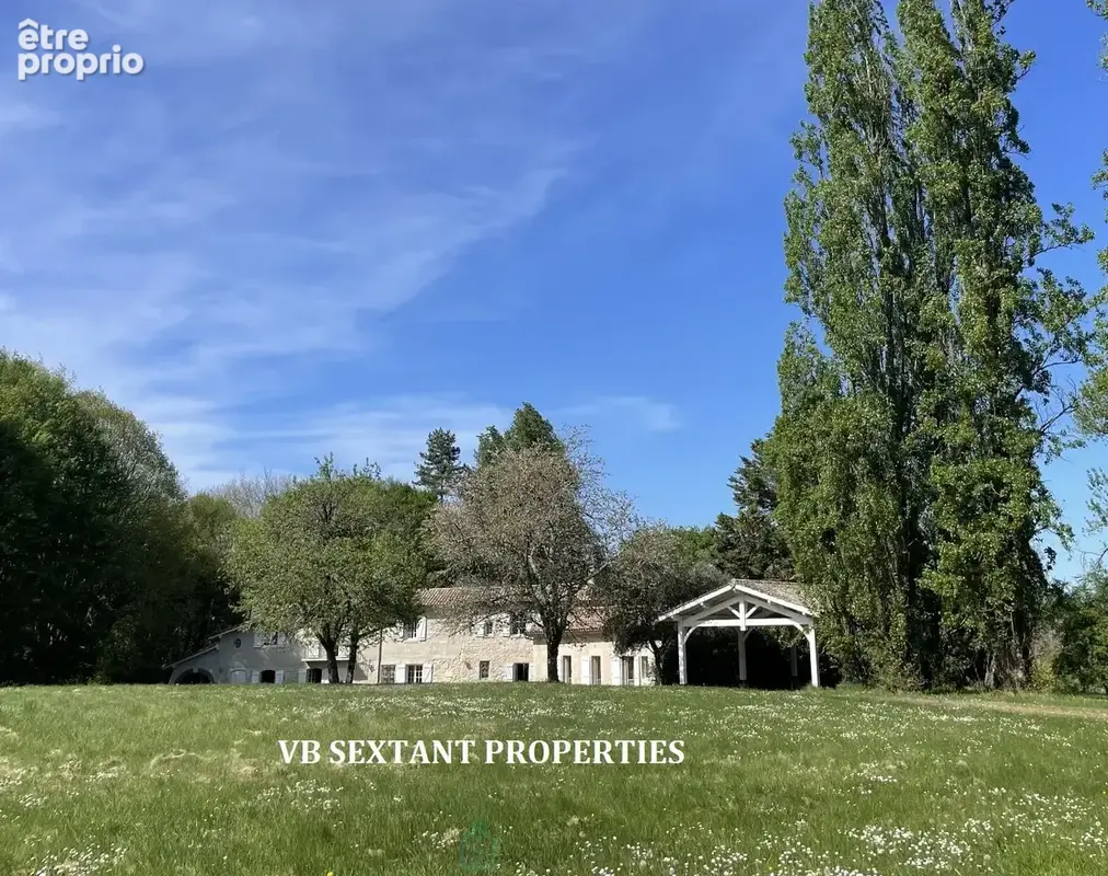 A 15mn de Bordeaux,  environnement exceptionnel pour ce domaine de 8 hectares avec 3 maisons - photo 3