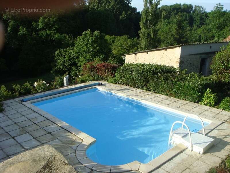 Maison, dépendances, grand terrain - photo 16
