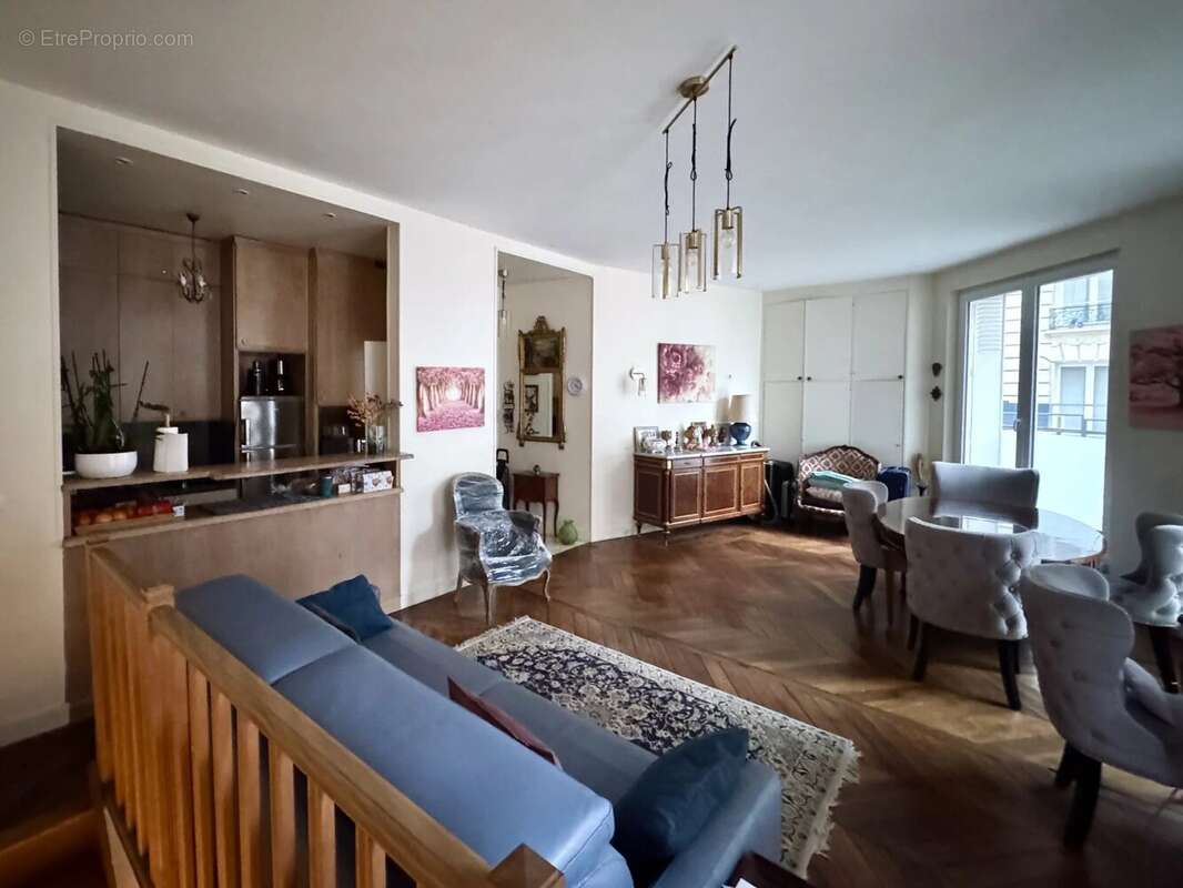 Appartement à PARIS-16E