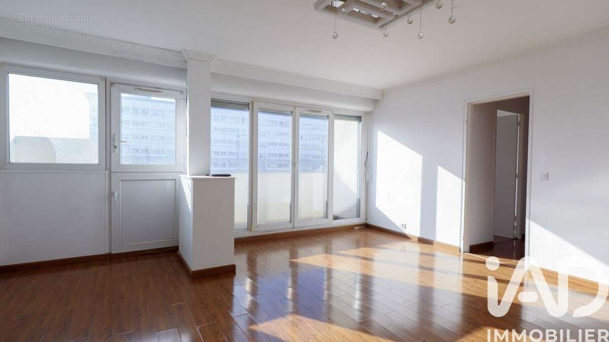 Photo 3 - Appartement à GENNEVILLIERS