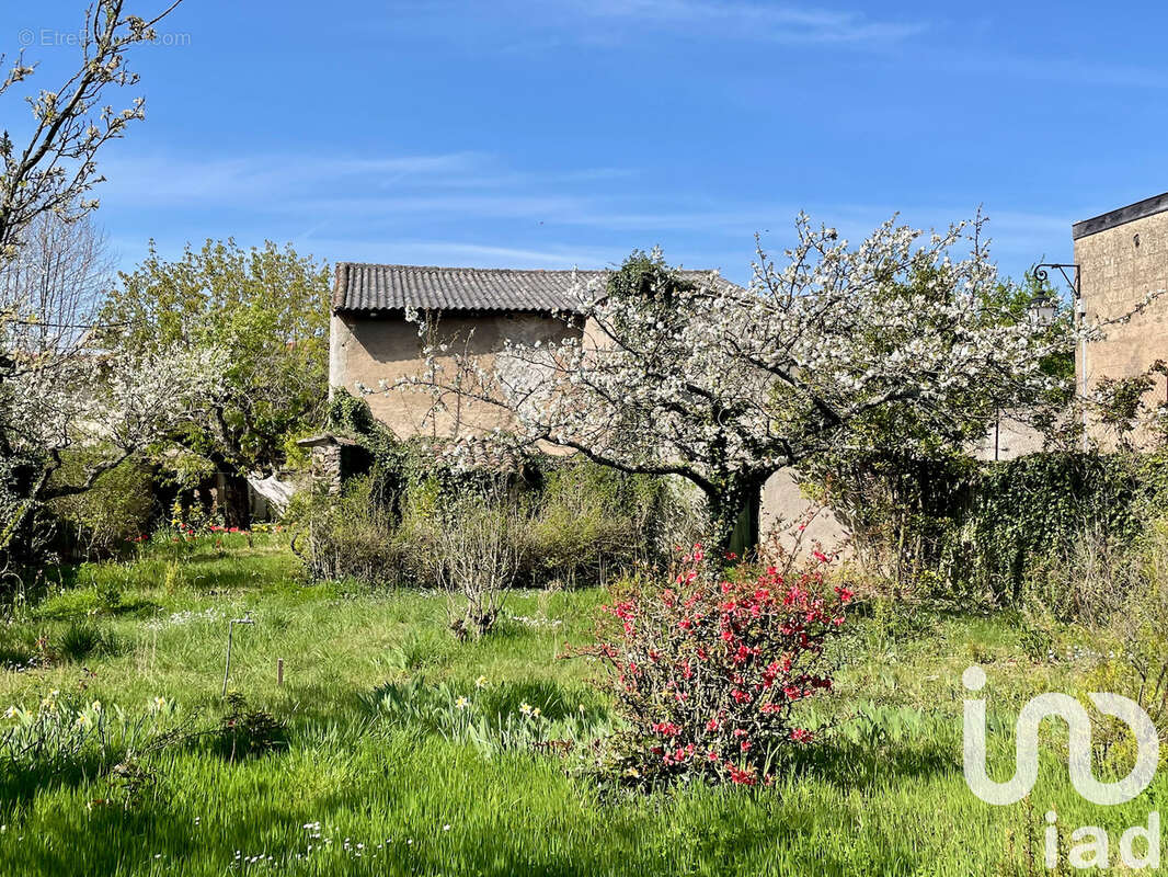 Photo 2 - Maison à MILLERY