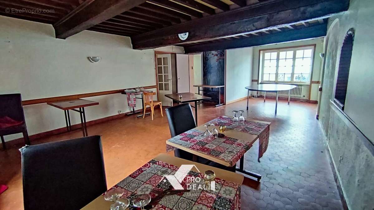 Appartement 568 m² à Haute-Rivoire  - photo 4