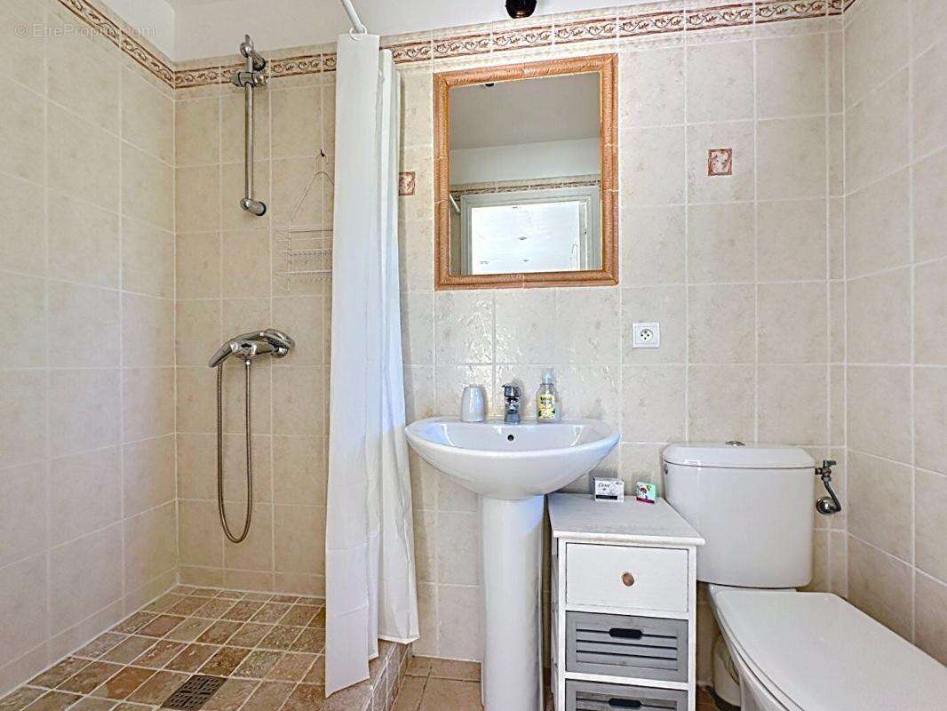 TRANS-EN-PROVENCE - Maison de plain-pied avec piscine, dépendance et terrain paysagé - photo 7