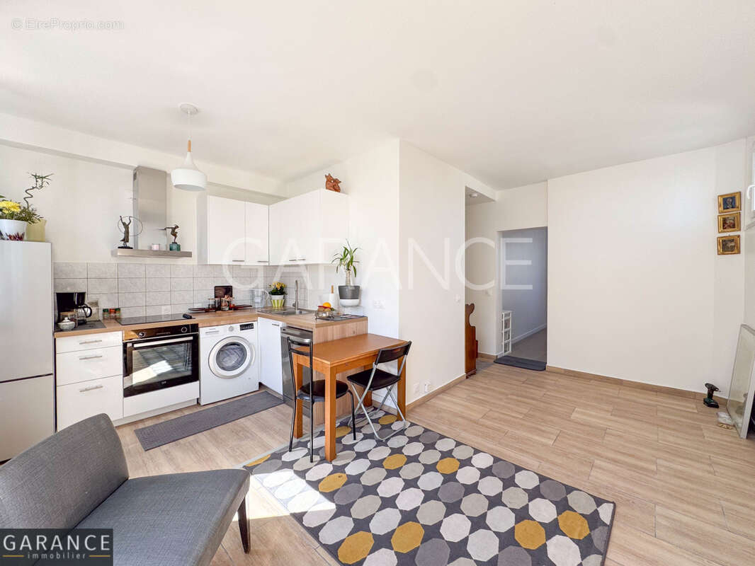 Appartement à MONTROUGE