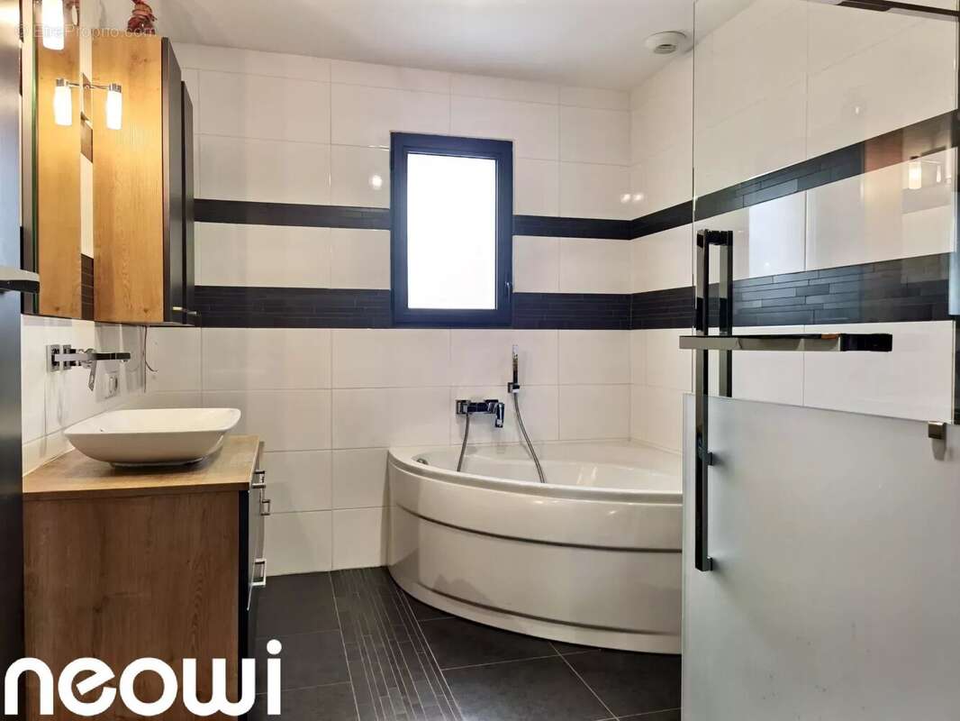 Maison à ARPAJON-SUR-CERE