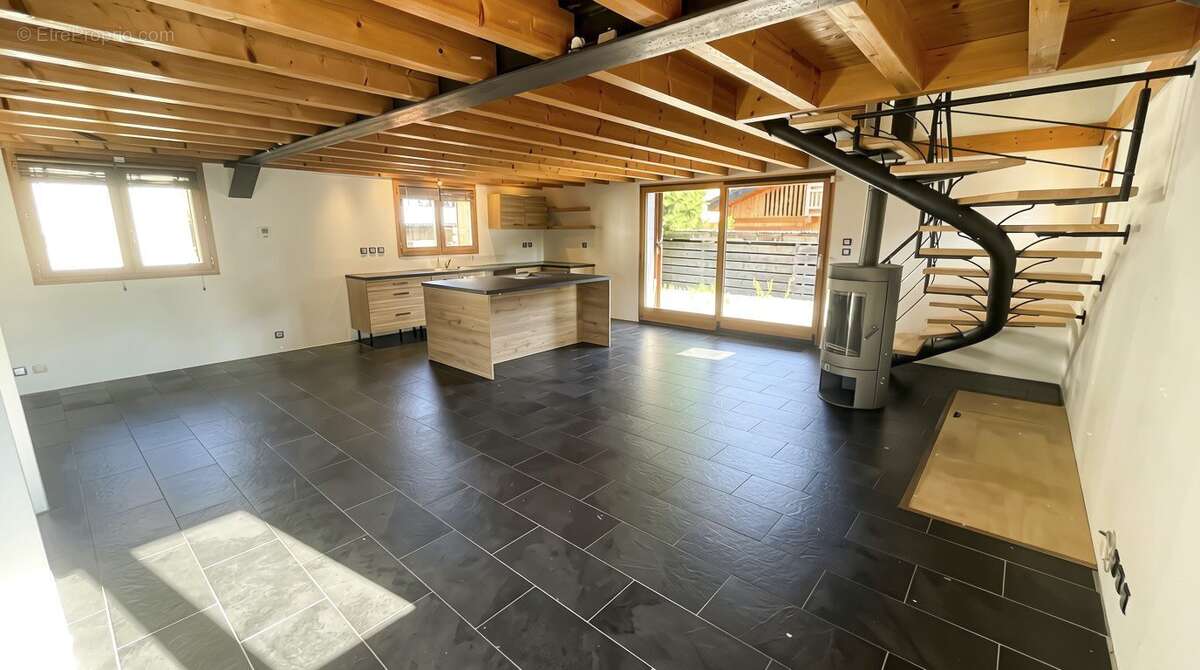 Maison 123 m² à Samoens  - photo 2