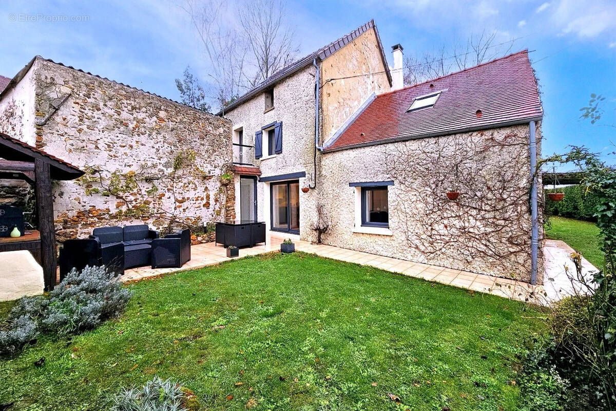 Maison à CRECY-LA-CHAPELLE