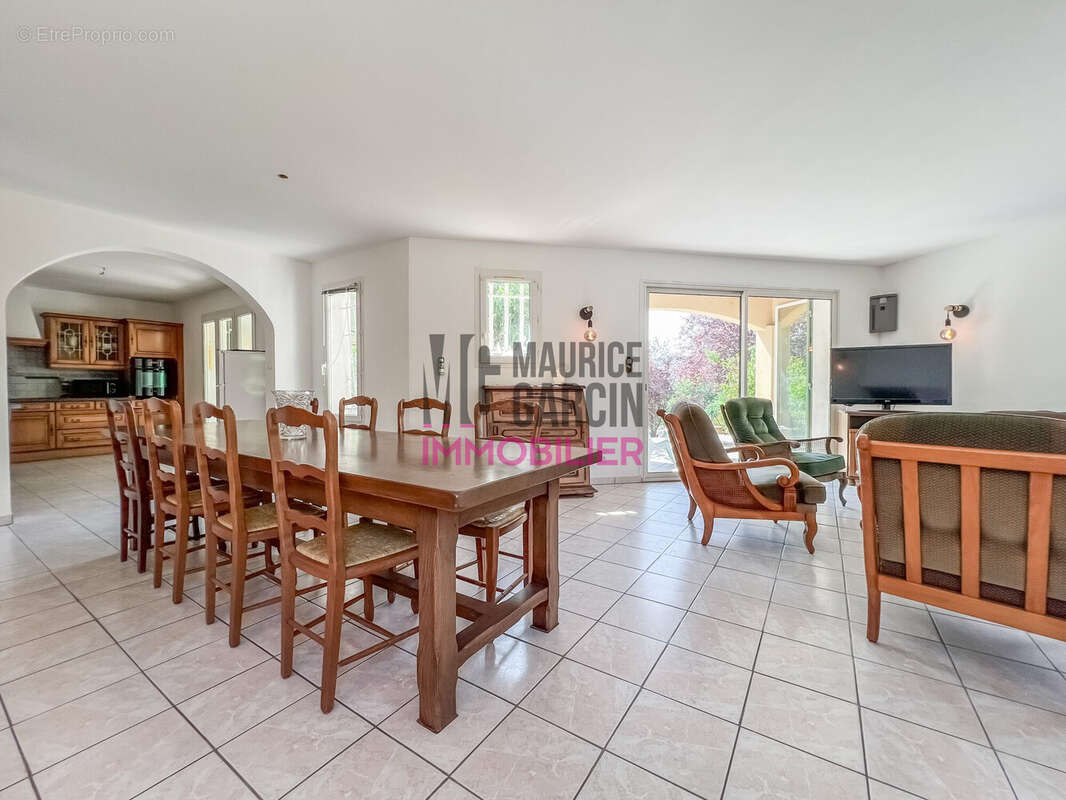 Maison 145 m² à Mormoiron  - photo 6