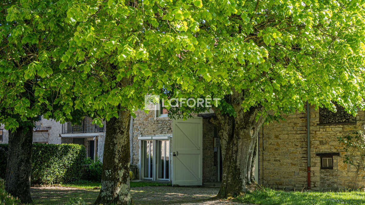 Maison à SAINT-MARTIN-DU-MONT