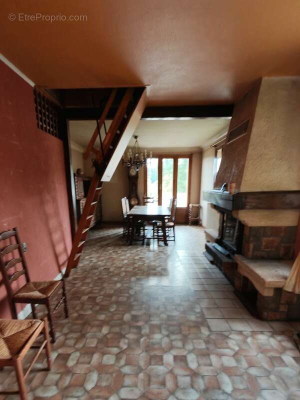 Maison à SAINT-REMY-SUR-DUROLLE