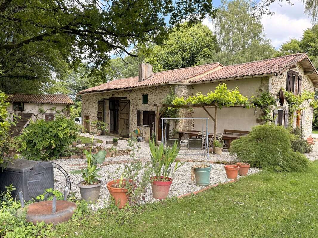 Maison à SAULGOND