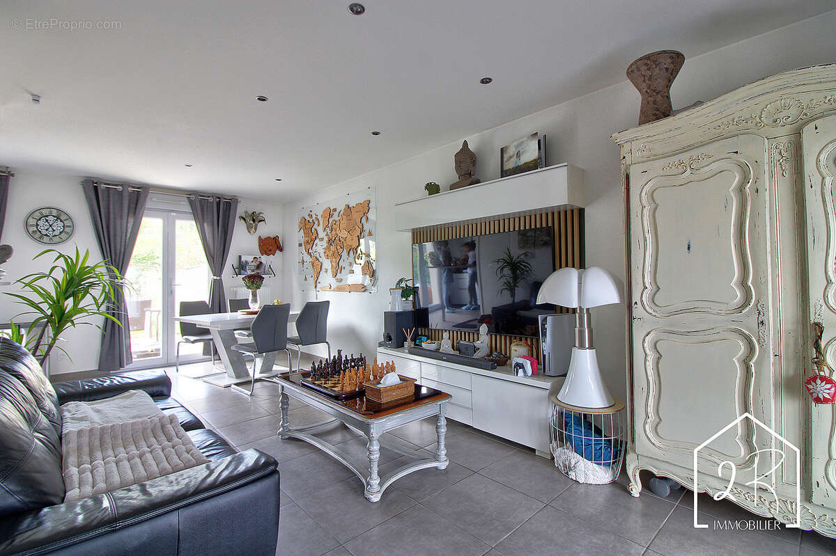 Maison à PONT-EVEQUE